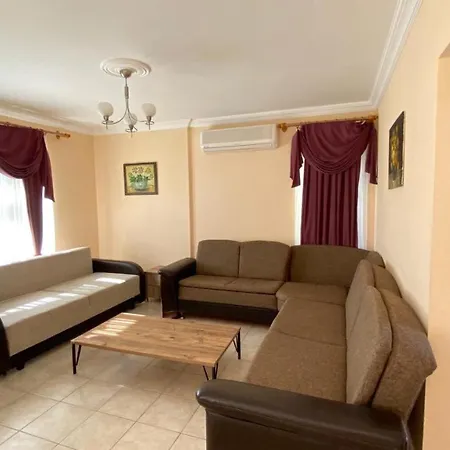 Comfortable W/ Private Pool + Gym
